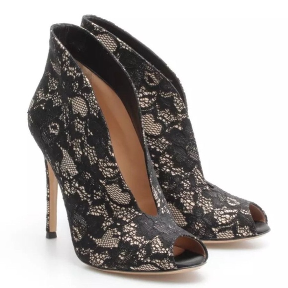 gianvito rossi peep toe bootie
